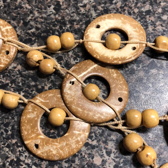 NEW 🥥🌴CARIBBEAN 3-STRAND GENUINE COCONUT SHELL BEADED TROPICAL STRING NECKLACE - Picture 4 of 4